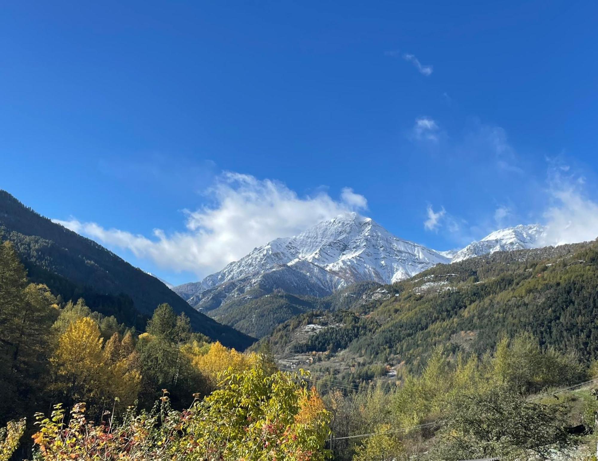 The Hideaway - And The Via Lattea Apartment Sauze D'Oulx
